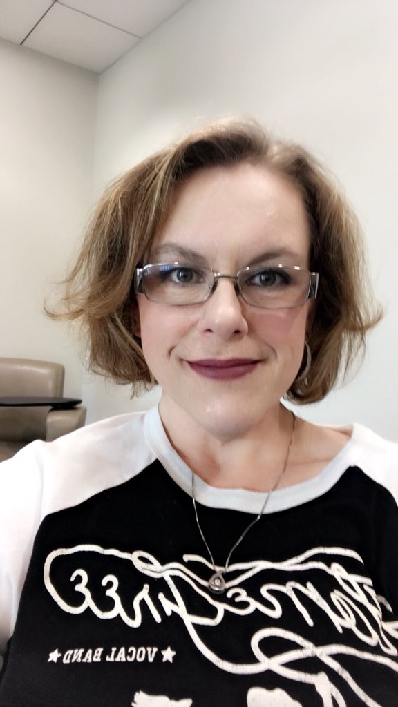 MNSassy's tweet image. Getting ready to see @HomeFreeGuys &amp;amp; I’m super excited! Show #8...&amp;amp; my Mother’s Day gift to myself. #ChoirNerd