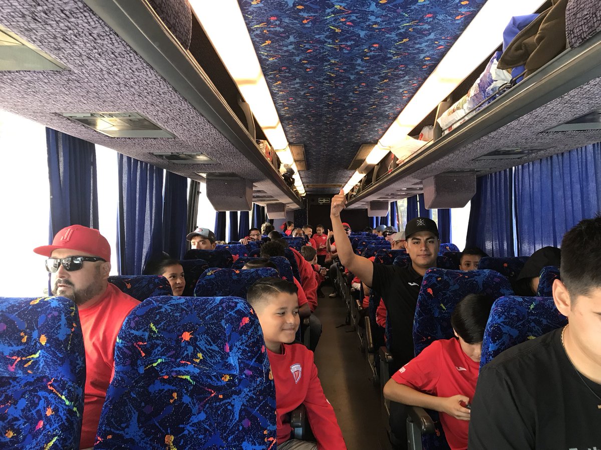 FutbolFactoryUS's tweet photo. DV7 players and parents on their way to LA @DV7Soccer  @DV7soccer_CA  @Guaje7Villa https://t.co/E9rwVQ6vBT