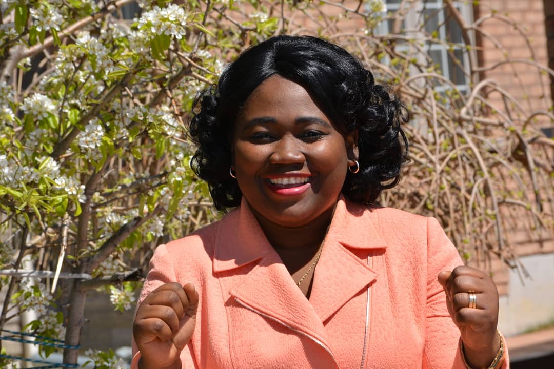 AyoOniMusic's tweet image. This is what happens when you have two big celebrations together in two days😇.. My birthday +Mother's day... #funeverywhere💃🎂🕯️🥂🍾🎉🎉👨‍👩‍👦‍👦🌷🔥👌. 
Happy birthday to me!
Happy Mother's day to me! 😎😂😂
ayooni.com
#ayoonimusic #AyoOni  #mothersdayfun 😍😊