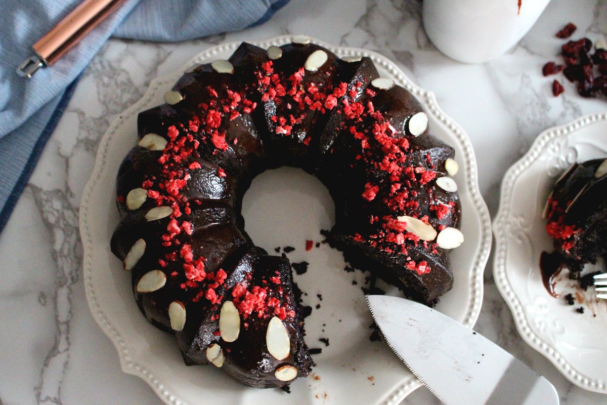 Worldlytreat's tweet photo. what's dinner without dessert? #MothersDay #mothersday2018 
Recipe for this chocolate beetroot and zucchini cake is on the blog. Link: https://t.co/8rBGuYgzTk https://t.co/tdTVY9xb1M