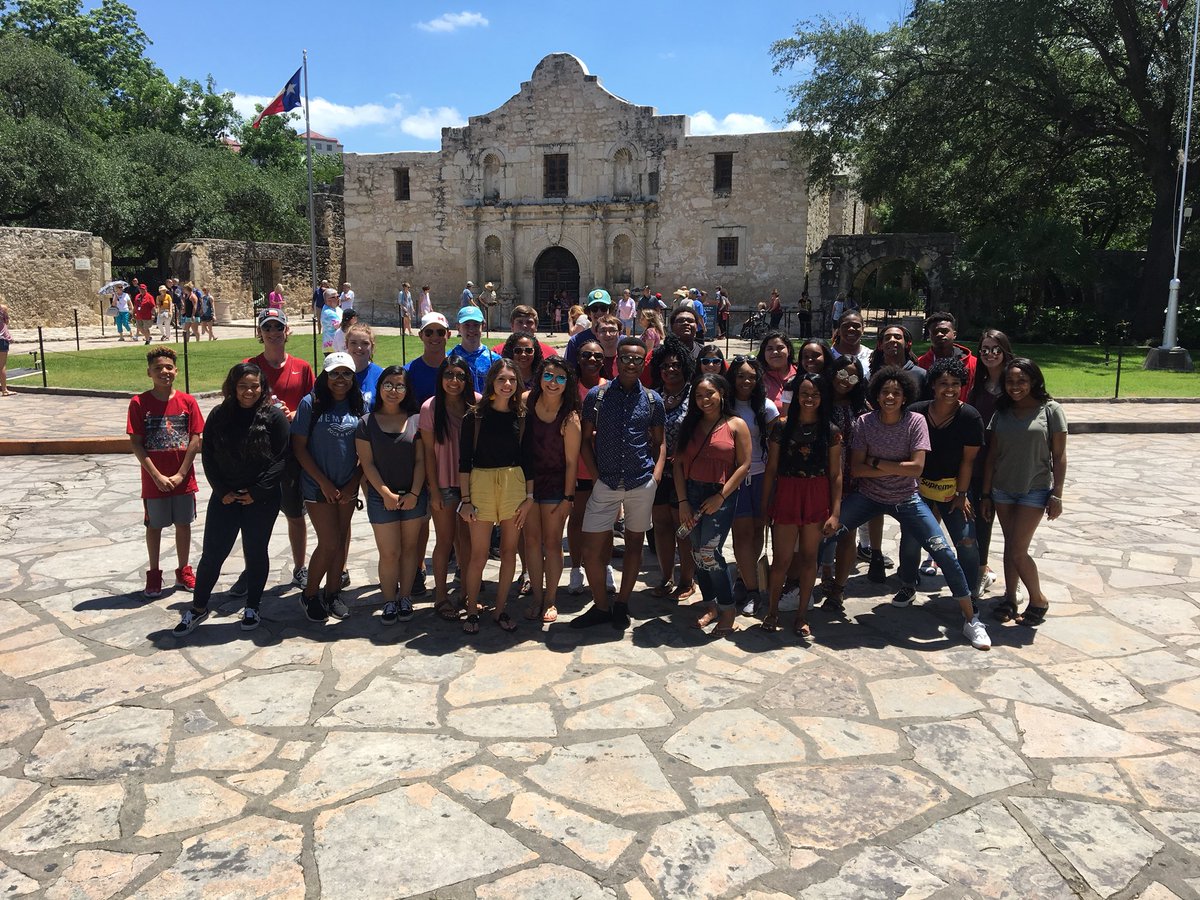 MidwayHSAVID's tweet photo. Another AVID senior trip in the books...SO.MUCH.FUN!!!! #thisisavid @AVID4College https://t.co/klDO6zjpTs