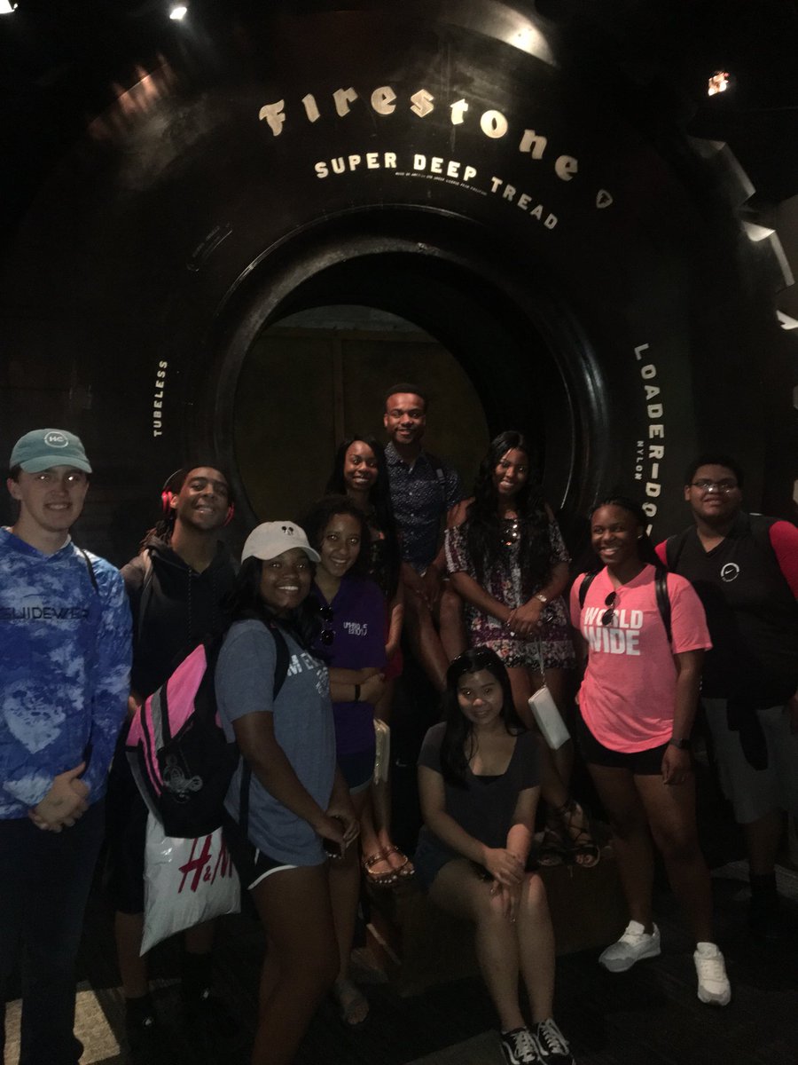 MidwayHSAVID's tweet photo. Another AVID senior trip in the books...SO.MUCH.FUN!!!! #thisisavid @AVID4College https://t.co/klDO6zjpTs