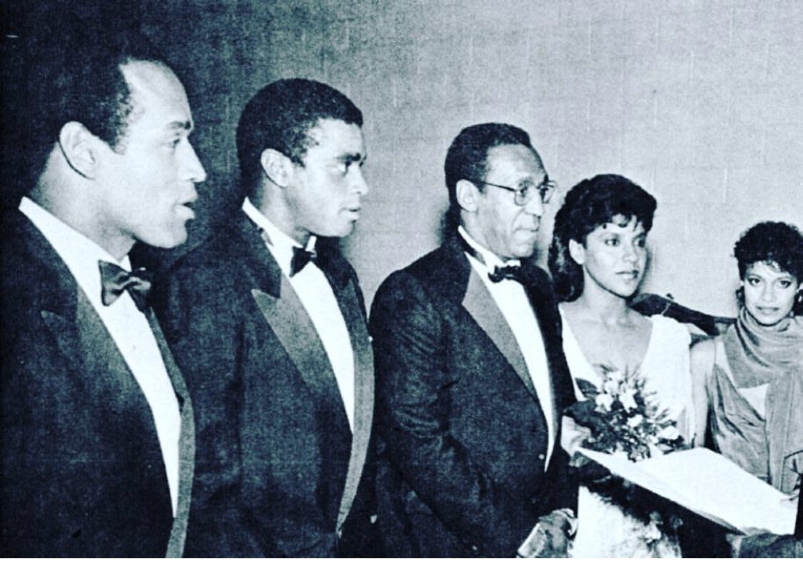 Travon's tweet image. Yo Ahmad Rashad is the Michael Jordan of picking terrible groomsmen.