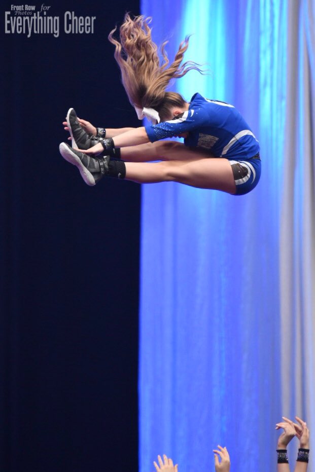 ECMagazine's tweet photo. Oregon Dream Teams Vanity had one of the most unique and entertaining routines of the day 🙌🏼 https://t.co/aQfem08ppO