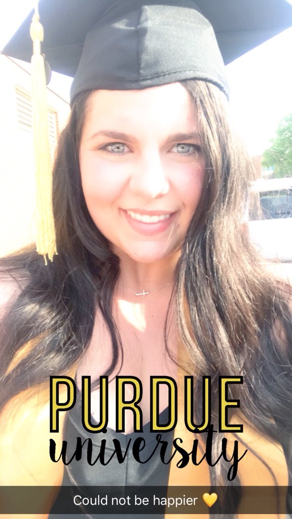 TaylorNichelle1's tweet image. Uh...I graduated college today 🤷🏻‍♀️ MS, DVM, and PhD here I come 🤟🏻👩🏻‍🔬#donewiththisBS #animalscientist #purdueagriculture #purduewedidit