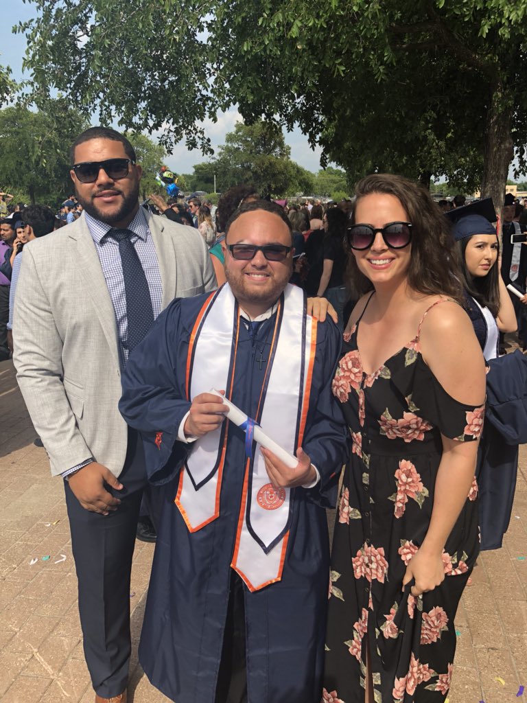 Jordanadams53's tweet image. Mama I made it! #UTSAGrad18