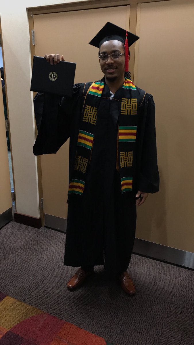 shane2013's tweet photo. Issa graduate 👨🏽‍🎓 https://t.co/TEiki0xnAj
