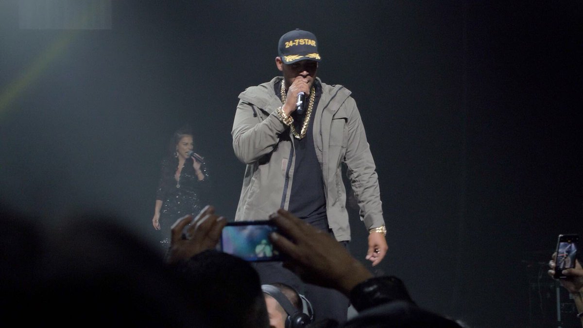 DONOMAR's tweet photo. Se acabó la semana, energías recargadas para mañana... muchas cosas buenas vienen por ahí... los invito a suscribirse a https://t.co/0Zmse7Cmiz
#NewRoads #SameDon #DonOmar #ForeverKING #FastOrNothing
#Photo: @luiscarmona @puertoricounder https://t.co/iE0ZcgDz5m