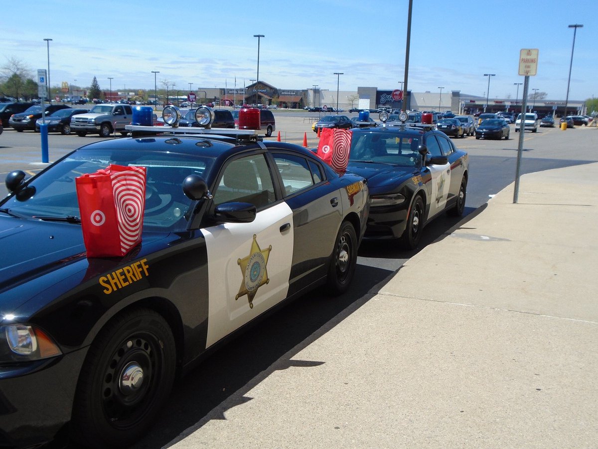 jmheidisch's tweet photo. Police week starts this week! Thank you for your service! #SaginawPD #PoliceWeek @allisonguljas  @kmillstgt @jennifernbest https://t.co/jvljt1rYnS