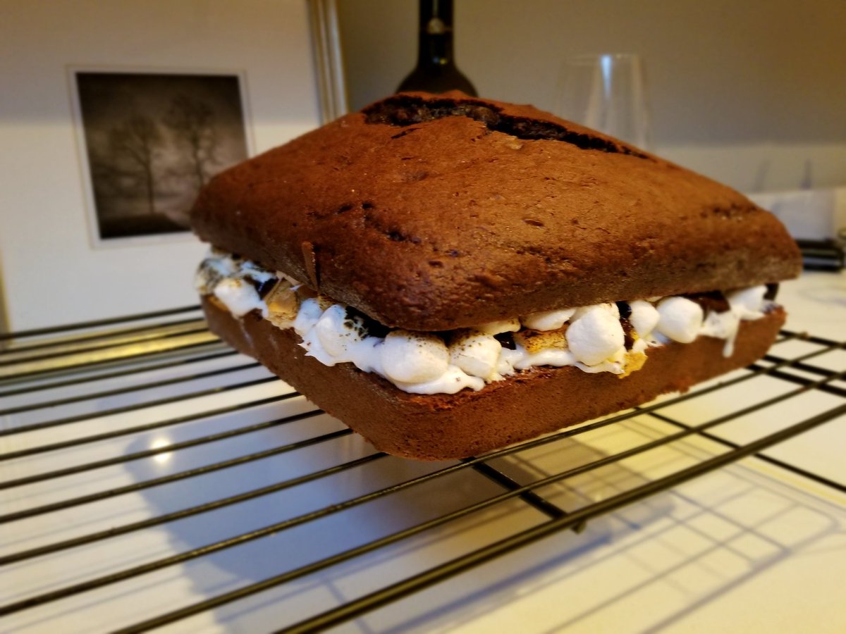 6abcadamjoseph's tweet photo. S'mores Cake....just thought I'd whip one up.
#home #baker #cake #marshmello #chocolate #gramcrackers #chocolatecake #idoitall #badforwaist #yum https://t.co/pokKEAjjJw
