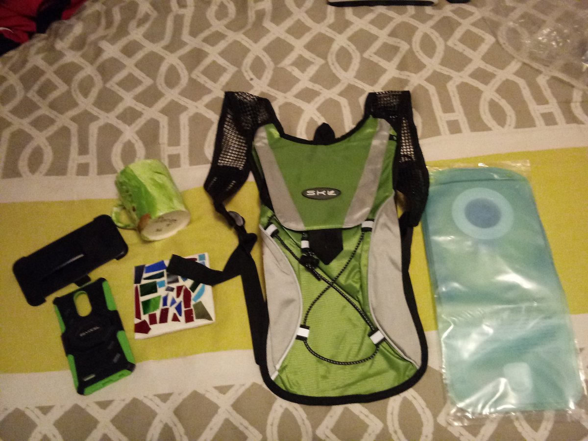 KelGholson's tweet photo. What an awesome Mother's Day! My kids made me a coffee cup and coaster w/a K and my hubby got my cell cover and my running bag! #Momto2 #Blessed #GirlsWhoRun #AllThingsGreen https://t.co/aUqXOITwZB