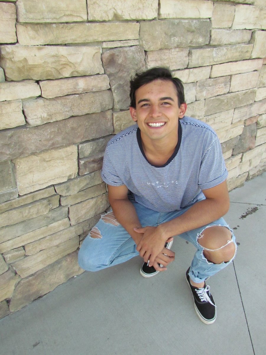 BurrielVandin's tweet photo. Senior sunday, so umm dm me for an announcement 🏅 https://t.co/isRF076UX3