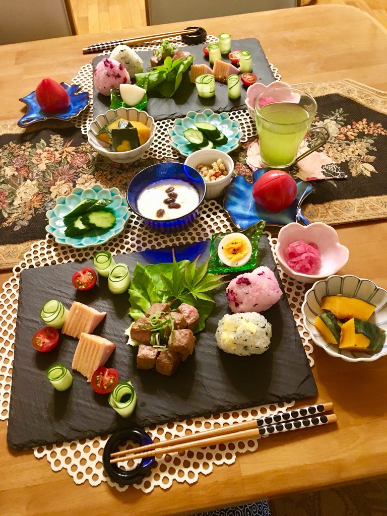 Cocoと柴犬コロ בטוויטר 母の日の晩ごはんです 久々にスレートを引っ張り出してきて盛り付けました 難しいですね 作ったのは簡単なものばかりです 晩ごはん おうちごはん いえごはん 母の日 スレート ワンプレートごはん Cocoと柴犬コロ בטוויטר 母の日の晩ごはんです 久々にスレートを引っ張り出してきて盛り付けました 難しいですね 作ったのは簡単なものばかりです 晩ごはん おうちごはん いえごはん 母の日 スレート ワンプレートごはん