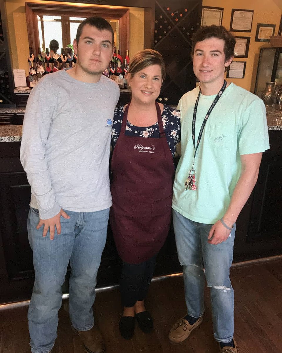 Robyn10_'s tweet photo. Love my kids 💕 #blessed #mothersday #love #wine https://t.co/fXY9nFX5wk