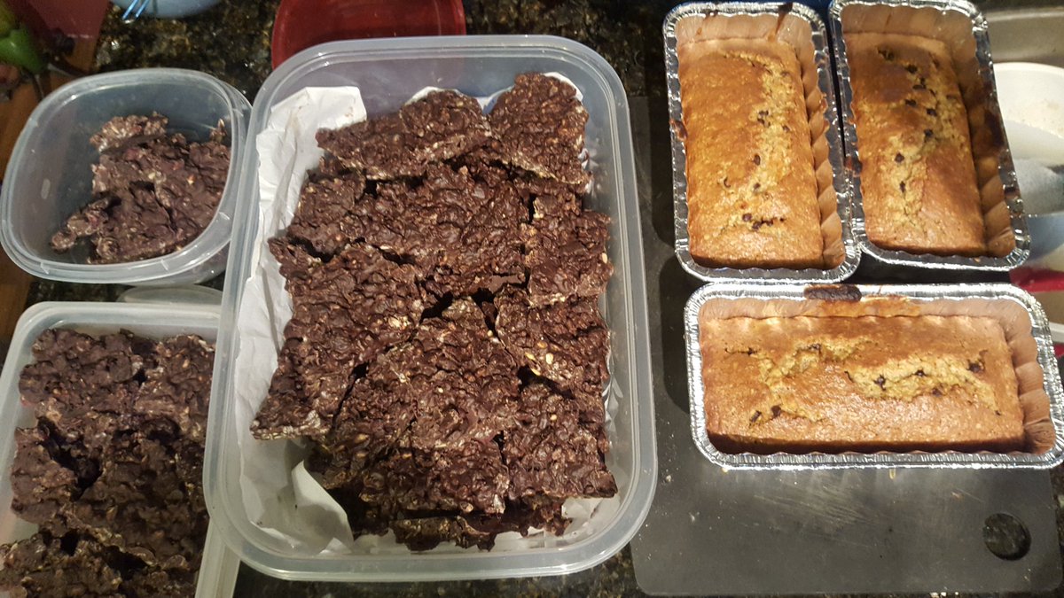 AickeleK's tweet photo. Woke...What did u bake for the art show? Me cranberry chocolate bark and oatneal chocolate apricot bread. https://t.co/fXNh1ojYhg