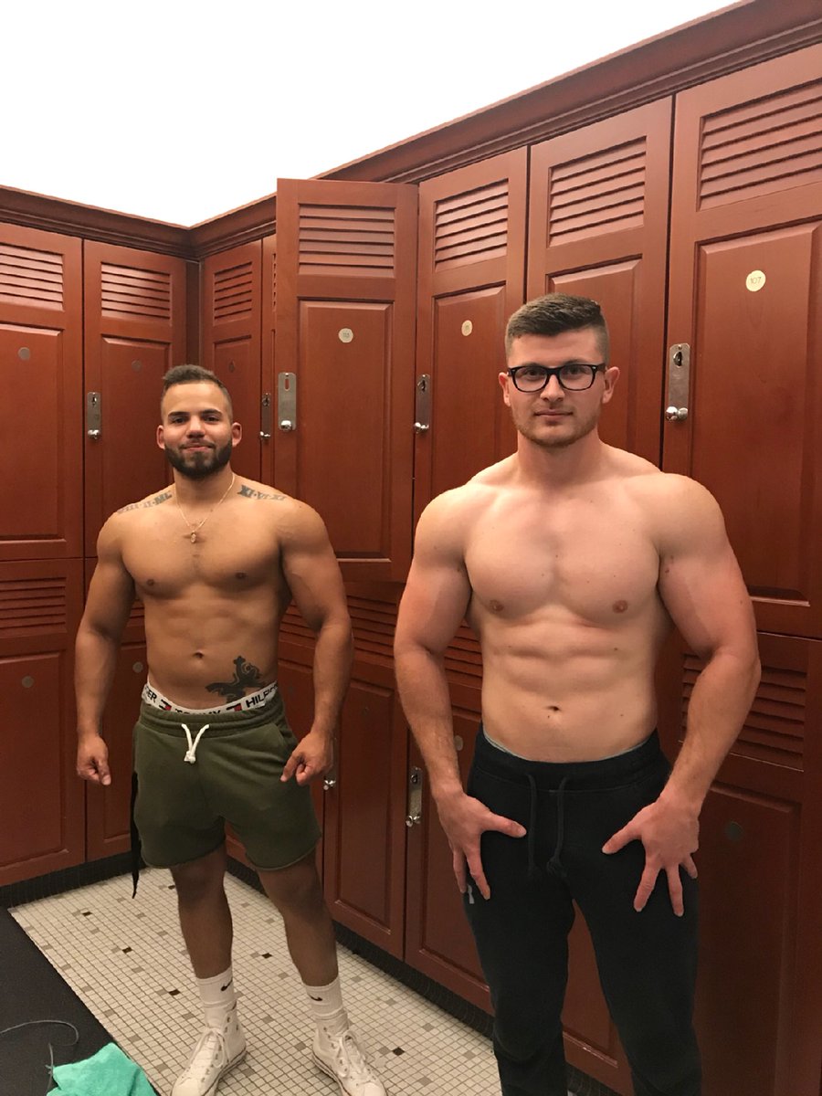 atc_fl3's tweet photo. The bro 👌🏼 https://t.co/PAYFtc3FNh