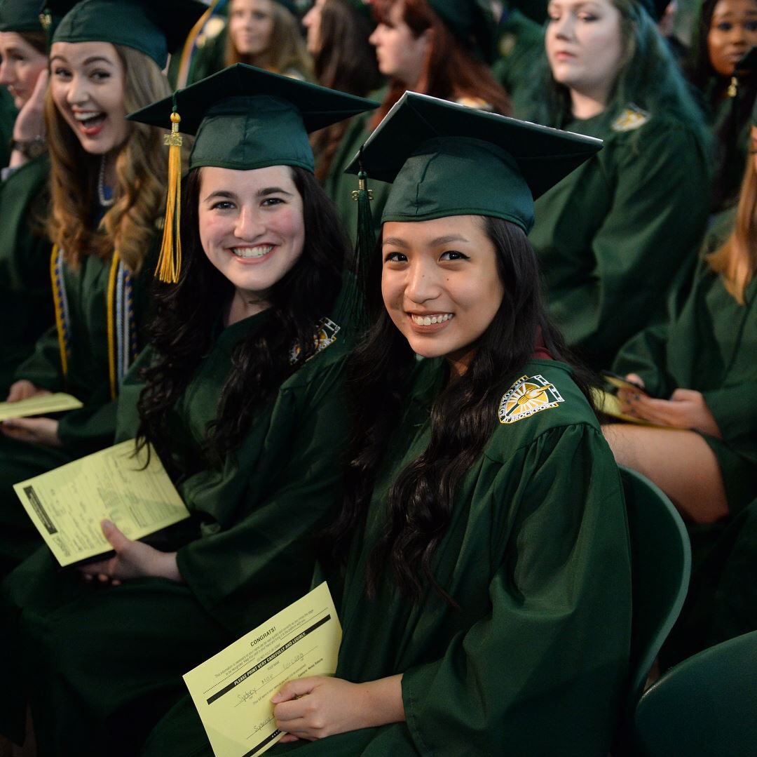 SydBerb's tweet photo. graduation with my Talon girls! @abigailfrid @cbattisti21 @Brockport #Bport2018 https://t.co/UBlZ7riHTP
