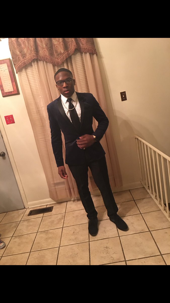 litkev_'s tweet photo. #Prom2k18 💧🚫 https://t.co/QJ3zZ0xXio