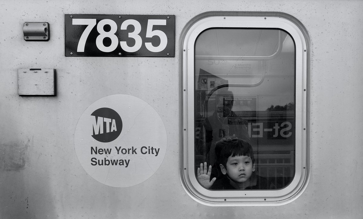 wlhiatt's tweet photo. #7train, #JacksonHeights, #Queens, #NewYork <~> #photography #streetphotography #SPiCollective #blackandwhitephotography https://t.co/eQbiNQ7MtZ