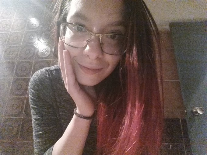 Con el pelo rojo otra vez!!! VIVA!!!! #meencanta #siendoYo https://t.co/BcBT8TW9Gp<a href="/tag/meencanta"class="tags">#meencanta</a><a href="/tag/siendoyo"class="tags"><span>#siendoyo</span></a>