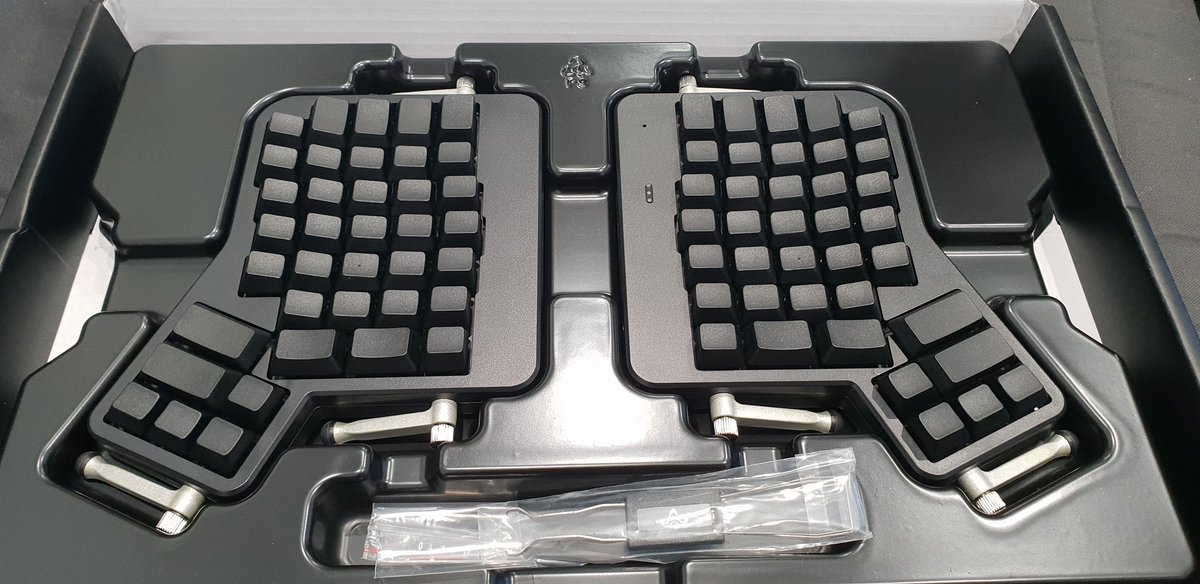 New keyboard day! <a href="/ErgoDoxEZ/">ErgoDox EZ</a> 
This is going to take some getting used to.