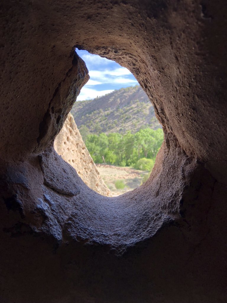 staceybailey's tweet photo. As I bid adieu to Sante Fe, thank you to some of the most influential writers of our time for their guidance @henryfountain @leHotz @bysblakeslee @byGeorgeJohnson & Cornelia Dean. Grateful. And to the amazing people who participated in #sfsciwrite. https://t.co/WG5sed8Bmv