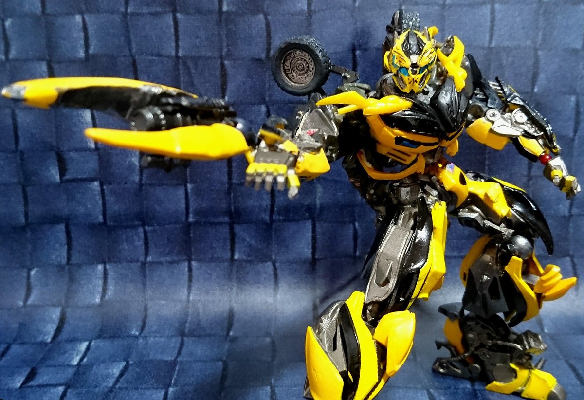 完成！フリュープライズ可動改造バンブルビー(トランスフォーマー