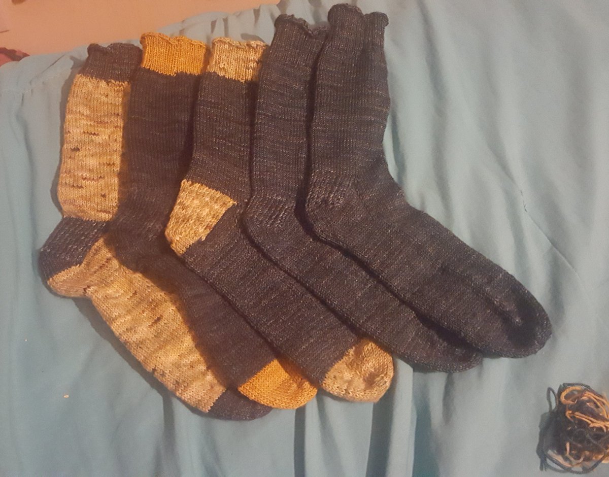 ComingForEwe's tweet image. haven't been up to much but i have been making a bunch of socks