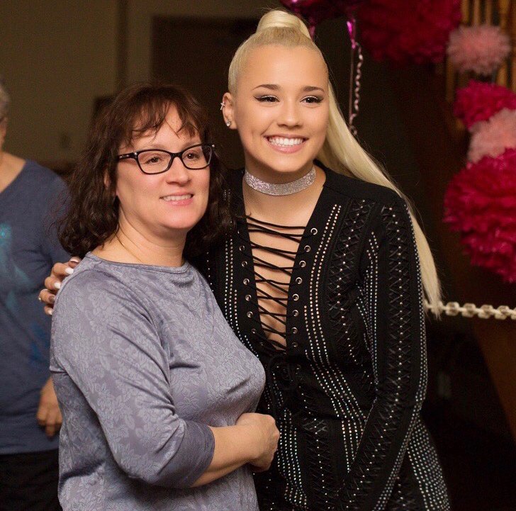 AmericanIdol's tweet photo. “Follow your heart. Follow your dreams.” @GabbyBarrett_’s mother Pam has got us all 😭❤️ #AmericanIdol #IdolTop5 https://t.co/T92qQiStfo