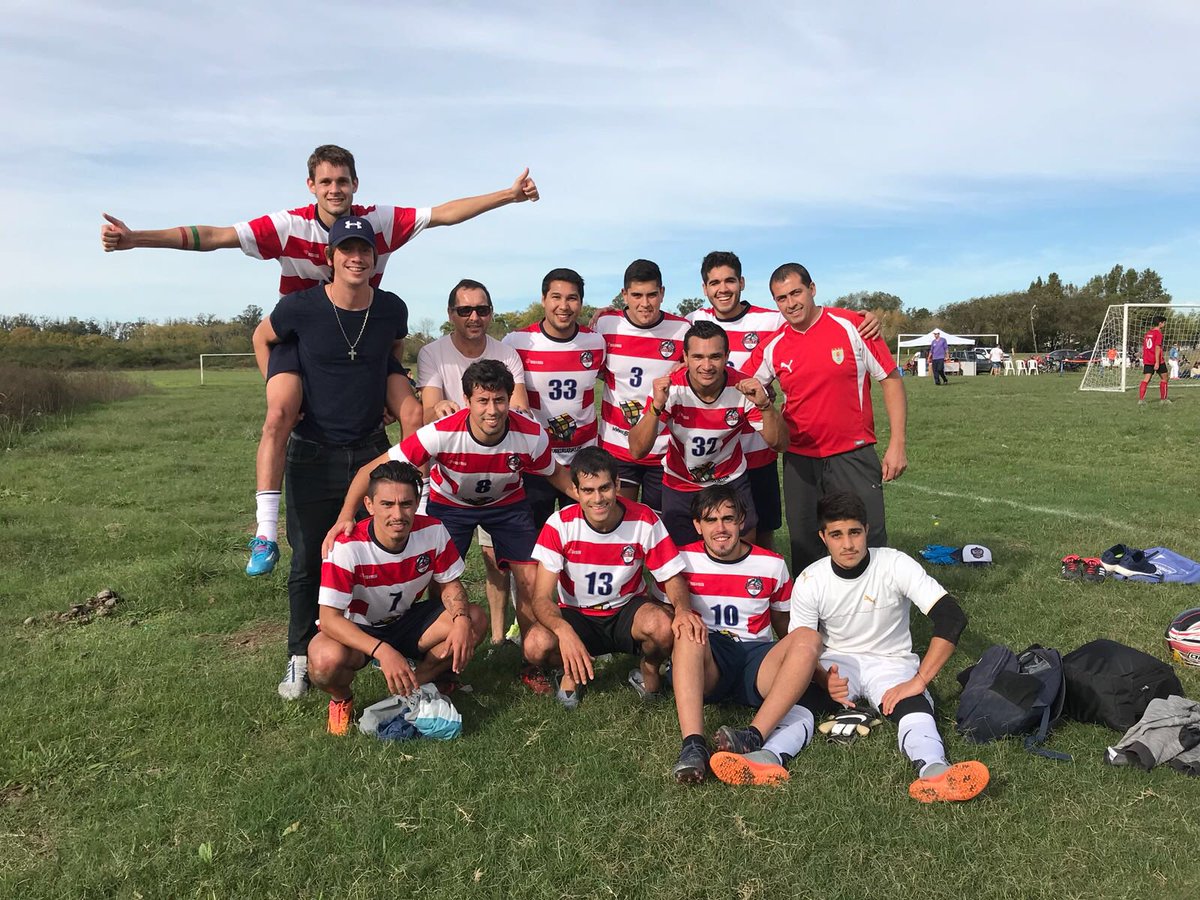 LobosFC_'s tweet photo. Gracias a los jugadores hoy que se llevaron los 3 puntos, que pusieron mucho huevo y corazón, hay un grupazo, toque al que le toque jugar, Vamo arriba nosotros siempre! #Lobos2018 https://t.co/w5xk3KLoEZ