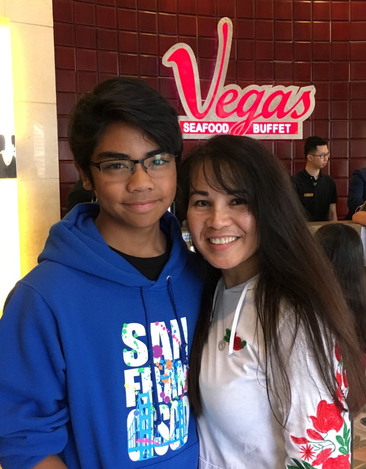 Happy Mother’s Day mom 🙌🏽🙌🏽🙏🏽 Celebrating her day at my fav buffet 😋🍣🍤🍕 We love you 😘 💕💕#mothersday #mothersday2018 #iamaverylopez #pinoydancer #kiddancer #foodcoma