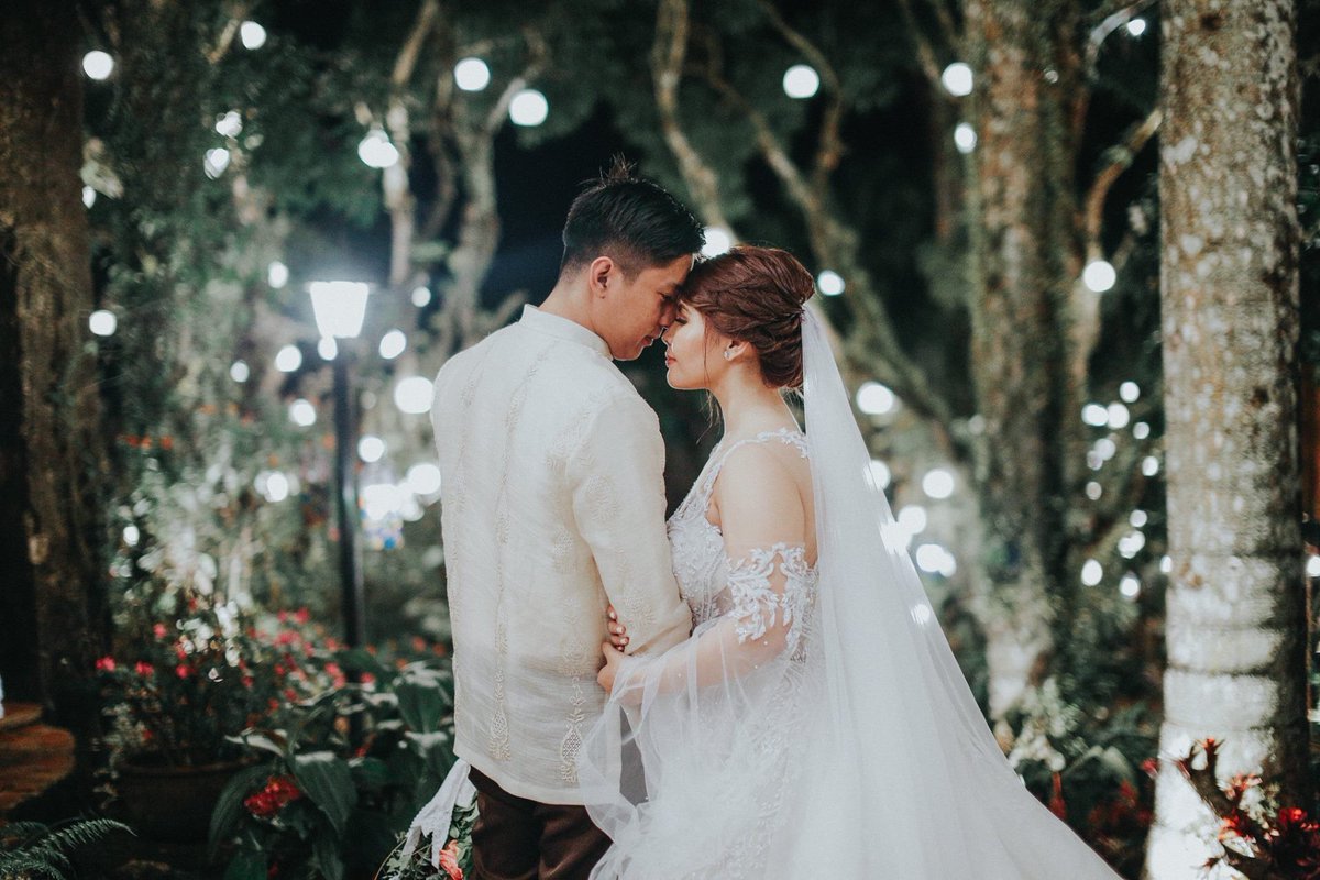 mediaramaphoto's tweet photo. Ikaw pa rin ang nagbibigay ng liwanag 🖤 

#wedding #WeddingPhotography #weddingPH https://t.co/QXdhziyhlh
