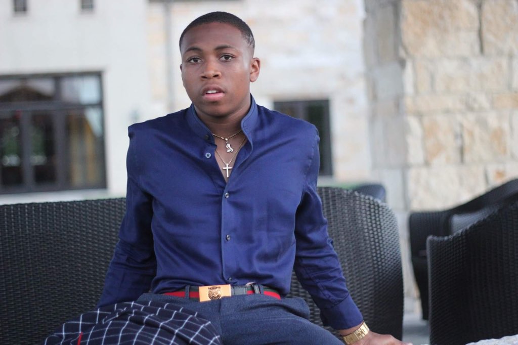 EgboJunior's tweet photo. ...I’ve been focusing, like a camera does you can see my flaws they ain’t camouflage. #Prom2k18 https://t.co/fBVduI1WoG