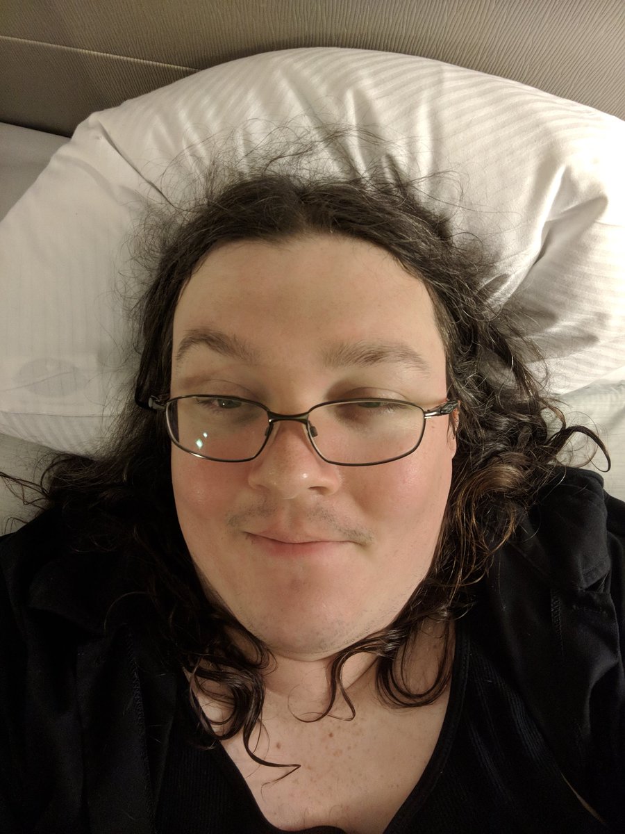 Jordanthecomic's tweet photo. #DomCon it's been real. Please travel safe and I'll see you soon. Love you all. ❤️ I'm wrecked in all the ways but I'm happy. -Reverend Out! #DomConLA2018 #domconLA #domcon2018 https://t.co/0VkLkJNMNM