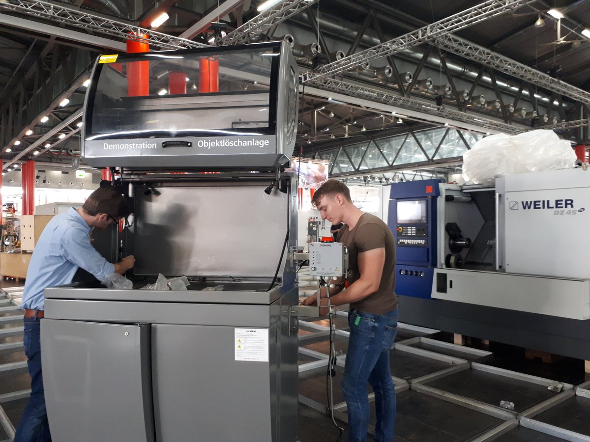 SmolaMarion's tweet image. Convince yourself of our object extinguishing system Sinorix al-deco at the Intertool in Hall A.  Experience live the unique pneumatic extinguishing at our fire shows daily from 10 am every 2 hours! #intertool #machinetool

Free tickets: siemens.com/at/de/home/unt…