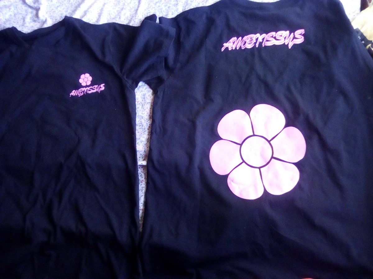 Ambii_sa's tweet photo. New clothing Brand coming up😭🌸
A M B I I S S Y S https://t.co/fNUT7I7gUz