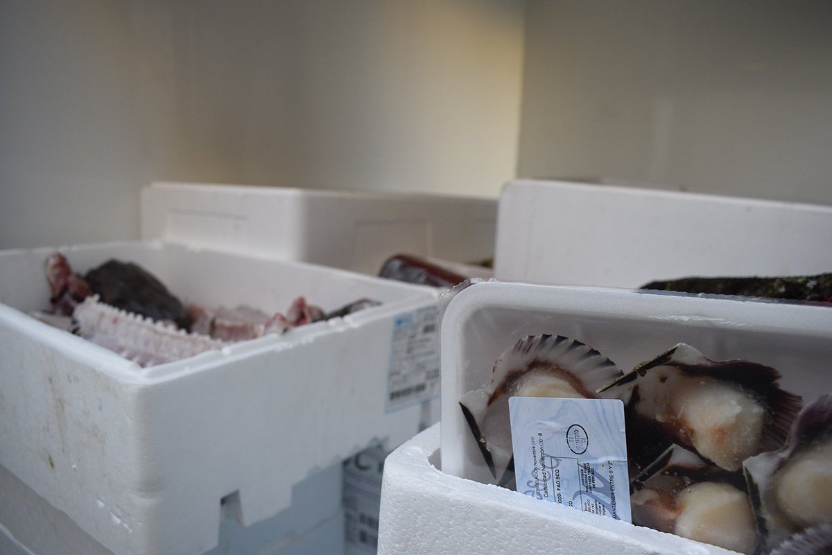 SolanLyD's tweet photo. ¡Buenos días! Comenzamos esta bonita semana con la mejor sonrisa. Lo tenemos todo listo para hacértelo llegar. ¡Llámanos y haz tu pedido! #solan #lunes #seafood https://t.co/spLBjWMskF