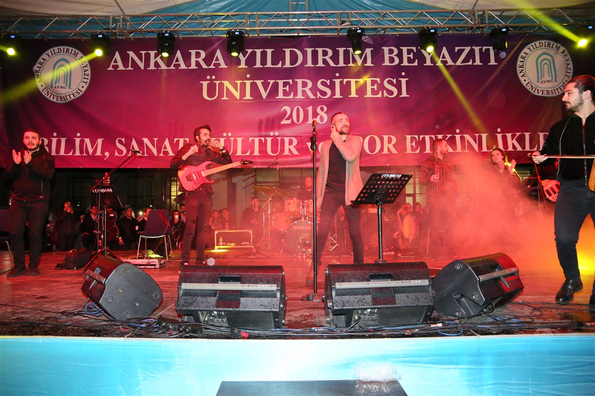 ybuankara's tweet photo. Üniversitemizde Resul Dindar Konserinden Kareler
https://t.co/huOB0ZsGLu
#ÜretenDevletÜniversitesiAYBÜ
@drMetinDogan @usanfatih @aricankazim @aybunikonsey @AybuSks @abkarabulut @resuldindar https://t.co/UctCWkv4JU