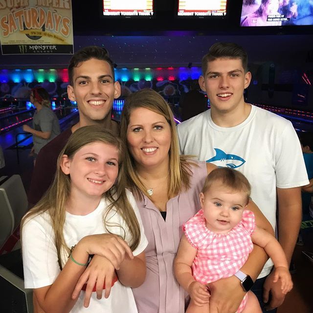 anthonymking's tweet photo. Happy Mother's Day to the most selfless, loving and compassionate person I've ever known. Thanks  for giving me four amazing kiddos and a lifetime of memories. Thankful to spend this incredible life with you! “Who can find a virtuous woman? for her price is far above rubies.… https://t.co/klVcXpsXbA
