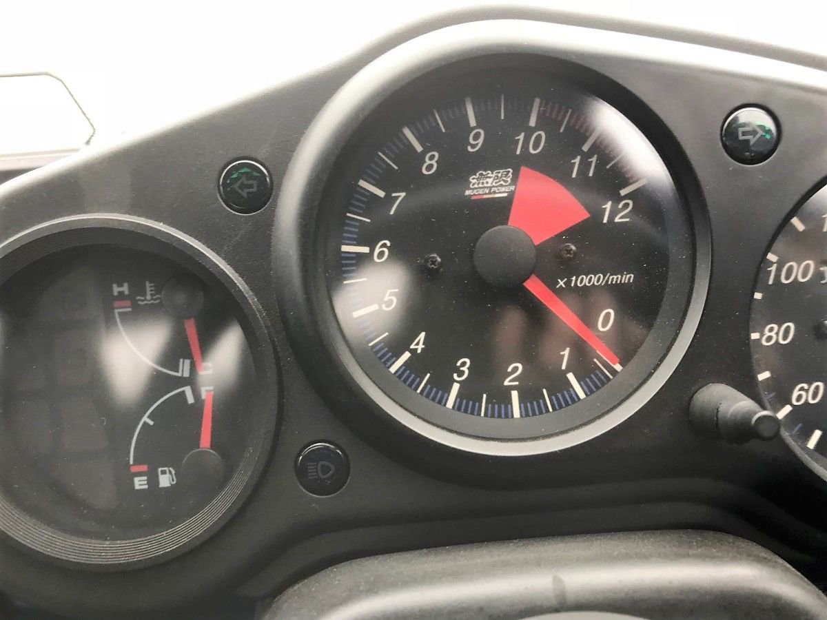 高回転エンジン