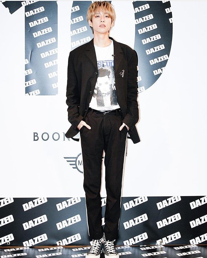 HollandChile_'s tweet photo. [10052018 | SNS] actualización de #holland en su Instagram.
" #dazed #dazedkorea" .
.
@HOLLAND_vvv
@hollandchile_
#hollandChile https://t.co/lVBDFHThMH