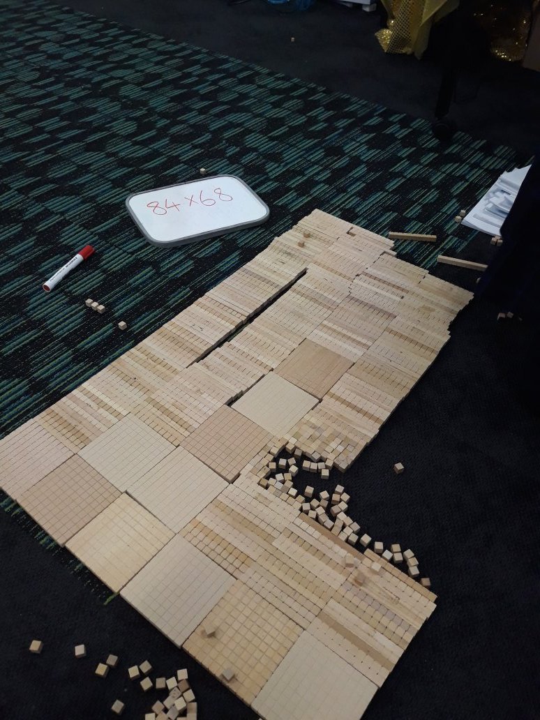 beattie_sam's tweet photo. The power of manipulatives. #rowsandcolumns #multiplication #learningpit @lisanaj https://t.co/8K18JWK0rK