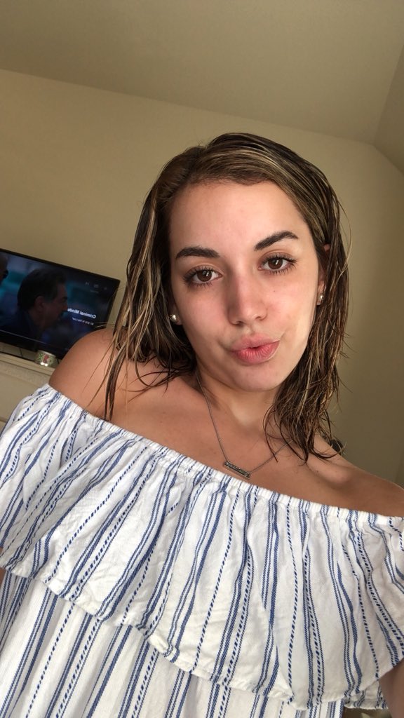 KaleiAmanda's tweet photo. your not so typical Mother’s Day post featuring criminal minds on my tv https://t.co/VHJuv54cfm