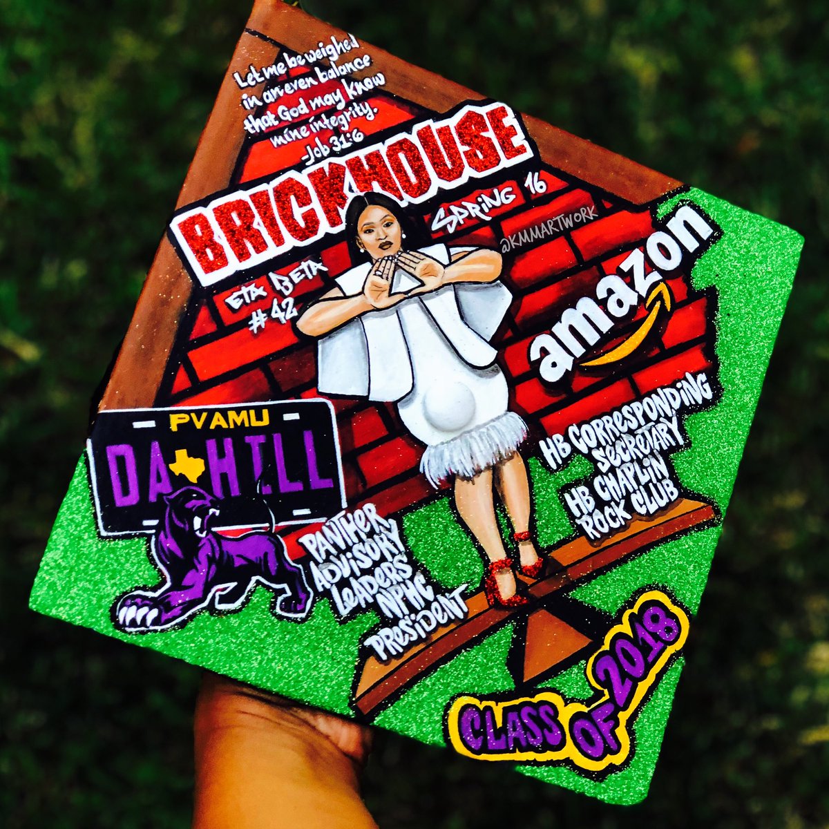 kmmayo439's tweet photo. “She’s a BRICK....HOUSE!” Graduation Cap ❤️ #ilovemydst #EtaBetaMade #kmmartwork #pvamu https://t.co/nFnwhM1lfe