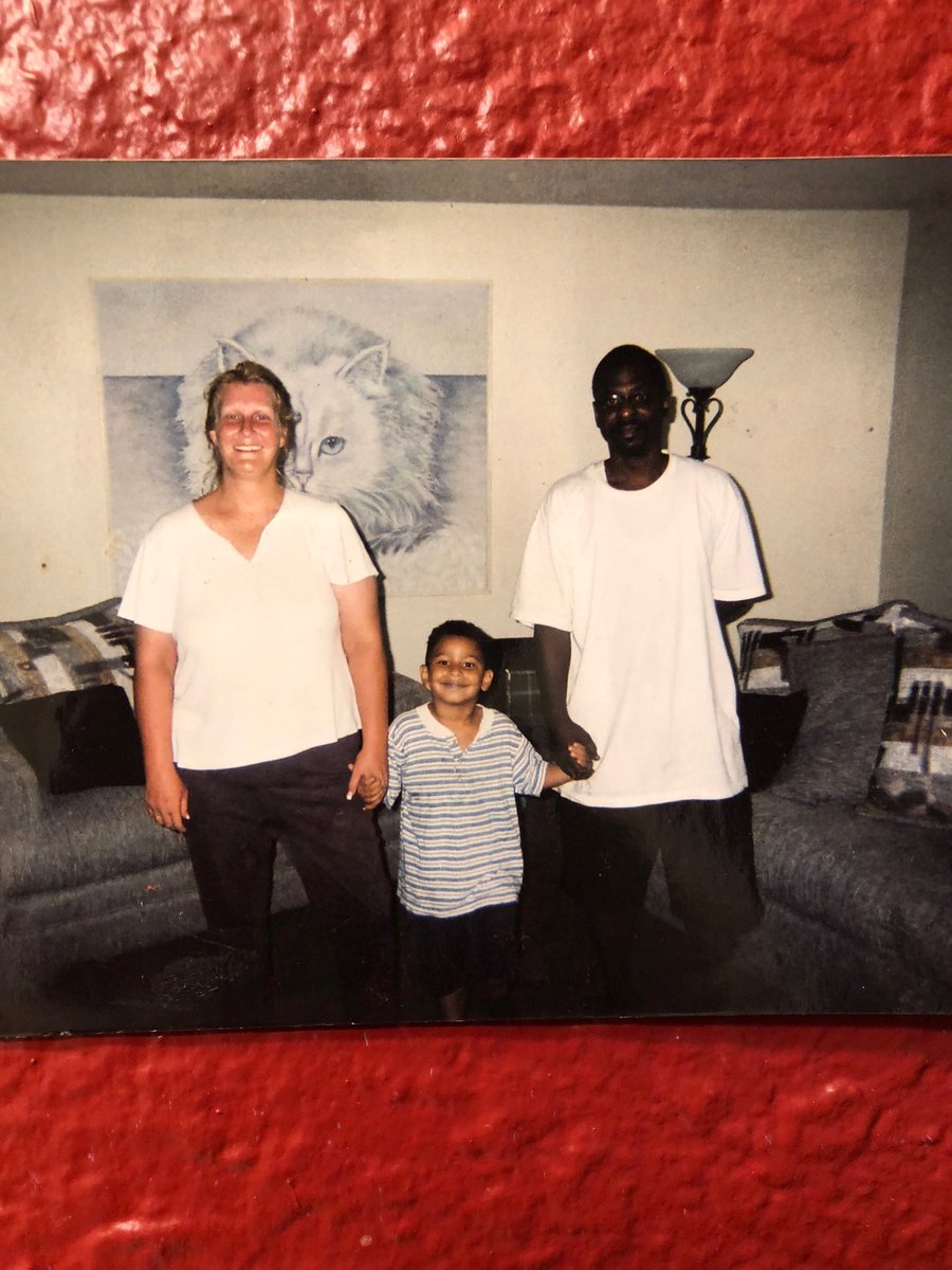 earl tweet media