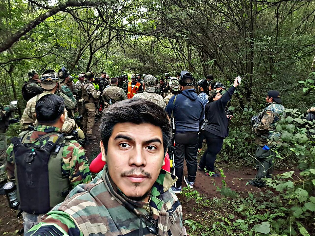 jemallanos's tweet photo. Inolvidable jornada! Un placer compartir mesejaante experiencia! 
#juegoabierto #paintball #xuxuy https://t.co/Dhv5ko27gI