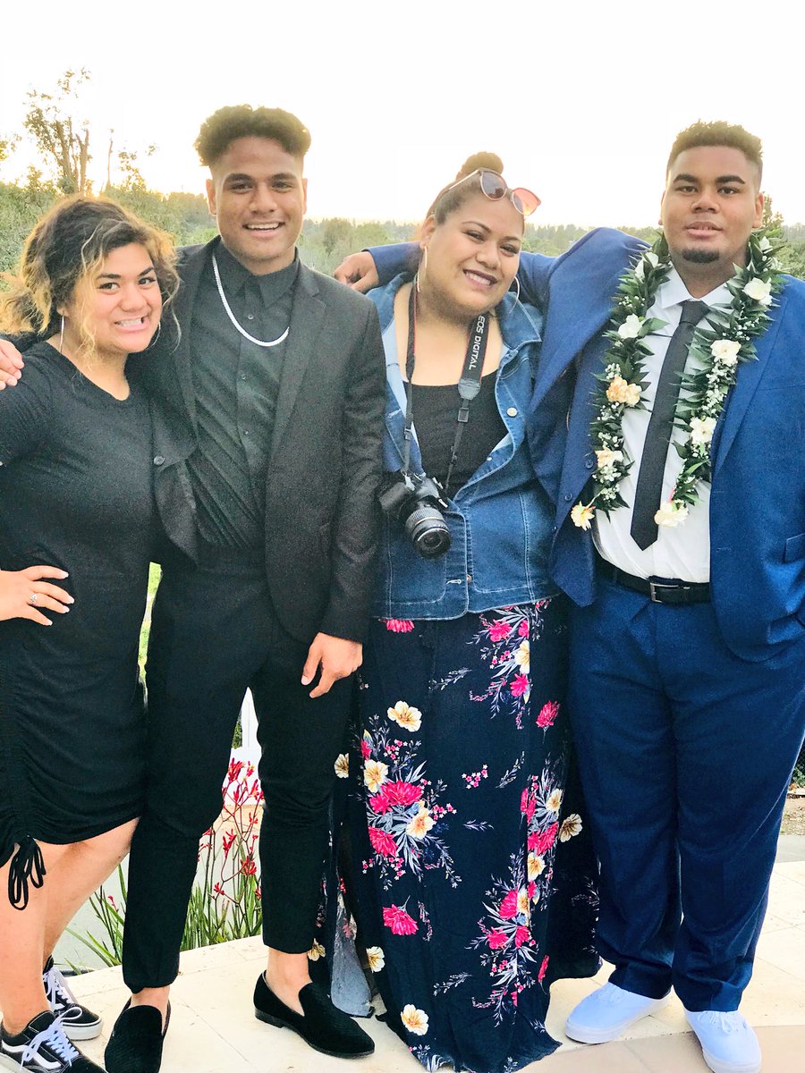 fanz_94's tweet photo. My baby Brother went to senior prom last night😭💙 #VPProm2018 @pelituavao @sionejohn10 @AnthonyShipton @DanielAsiata https://t.co/Uv8am25kME