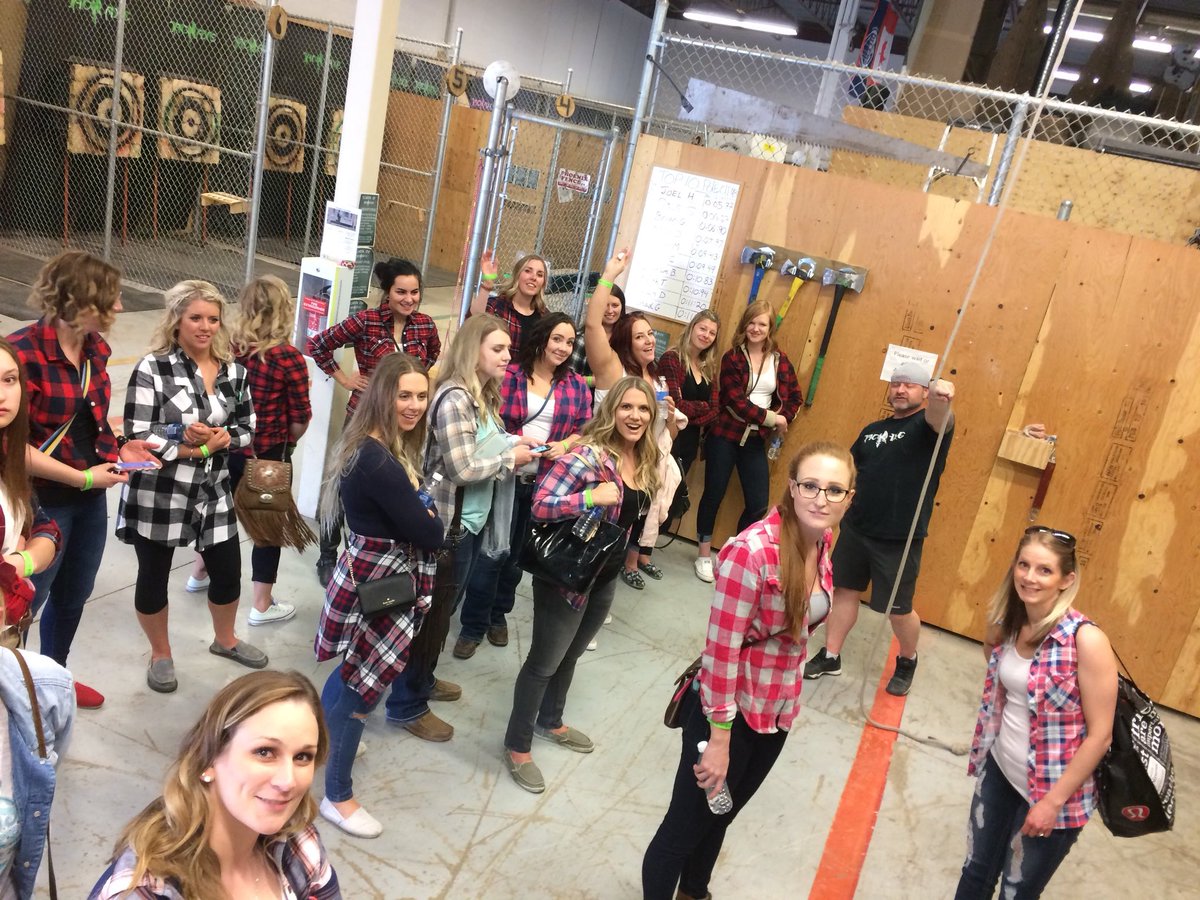 JackAxeyeg's tweet photo. Lumberjills overtake Jack Axe. #YEG #Yeg #Edmonton2018 #edm #EDM #Edmonton #yegliving https://t.co/C5QKw3wgh3