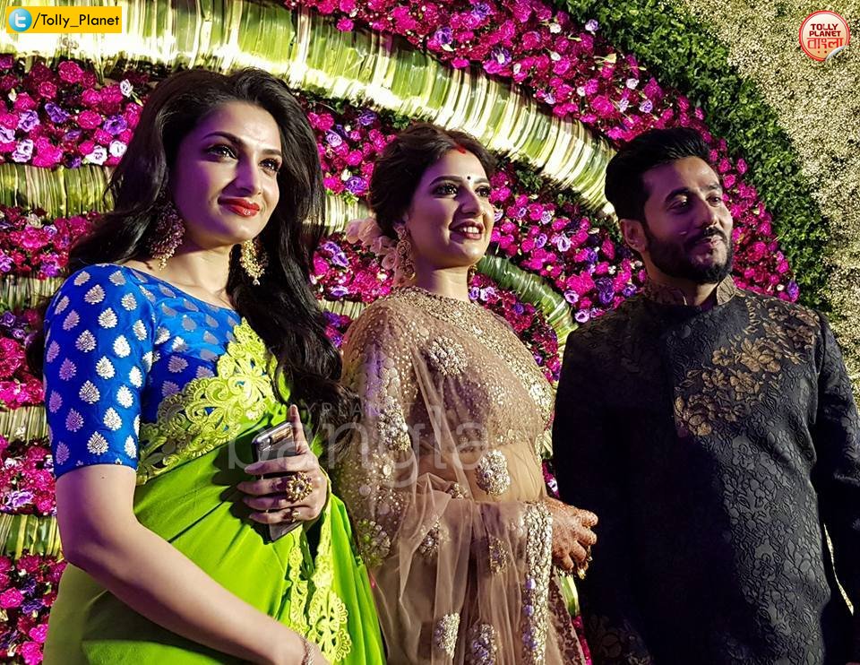 Tolly_Planet's tweet photo. .@subhashreesotwe Weds @iamrajchoco reception party attend @jeet30 @srabantismile @prosenjitbumba @tanushree_10 @babbachi RT Fans https://t.co/K6jgvbzeNr