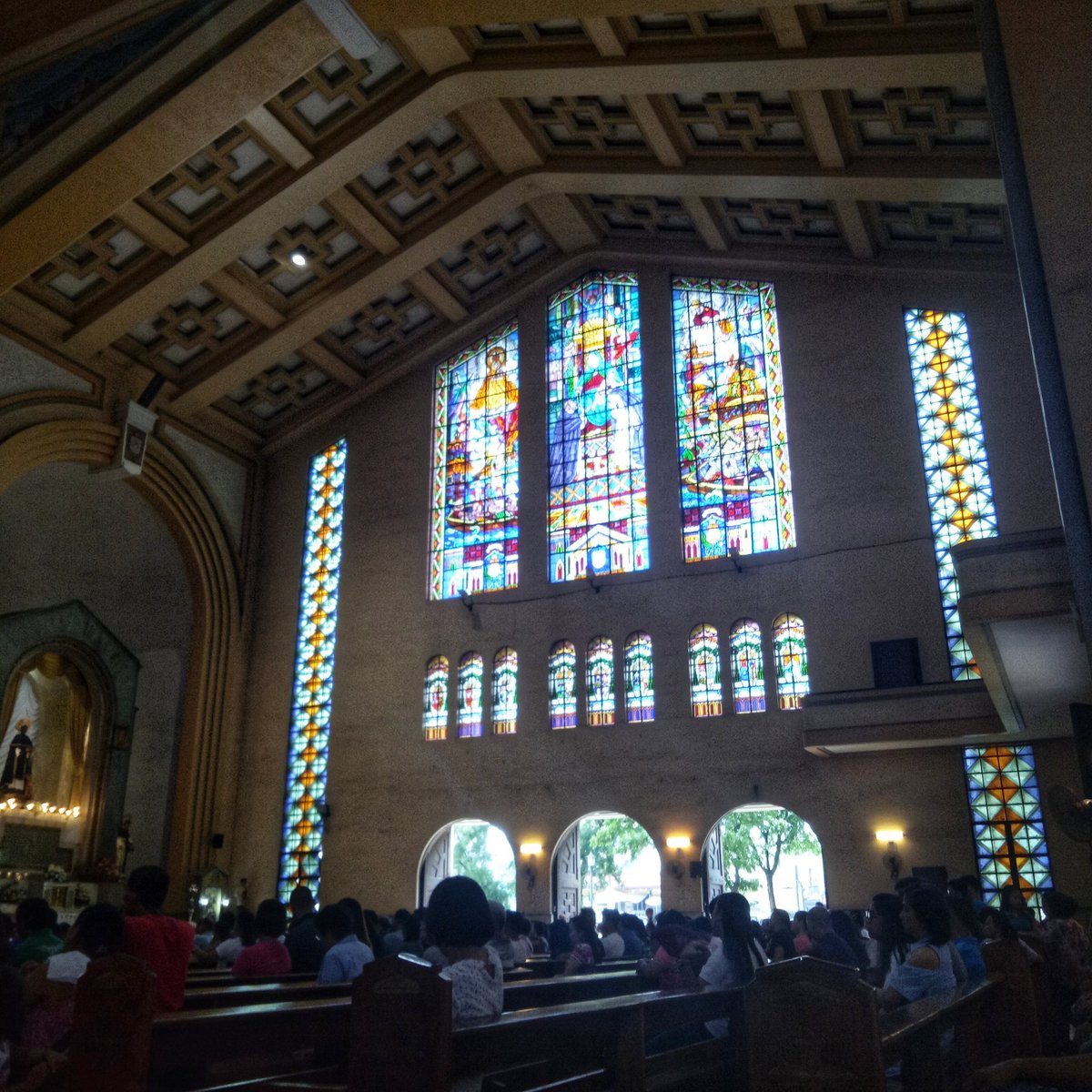 ContempoIssues's tweet image. Sto. Domingo Church in Quezon City. #ContemporaryIssues  #ContemporaryAdventure
